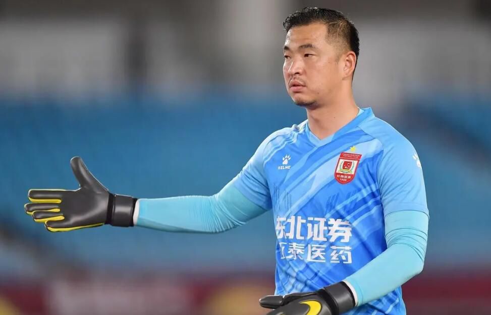 清冷受双性高h被戴乳环
